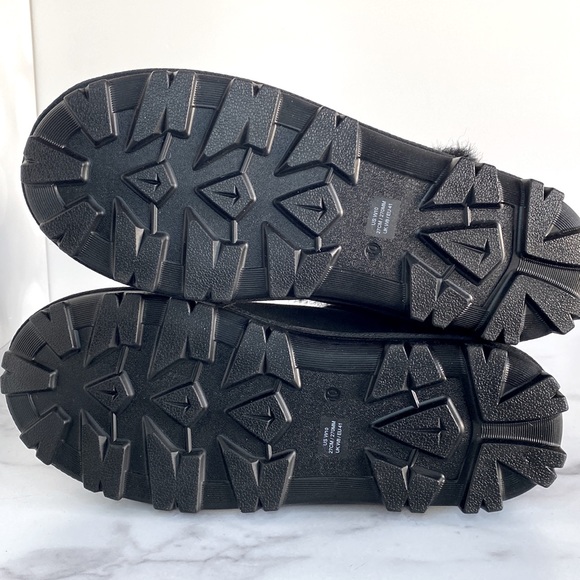 Sherpa Lined Winter Boots - Picture 5 of 7